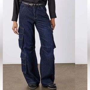 Ruti Off Duty Light Denim Cargo Pants NWT 10